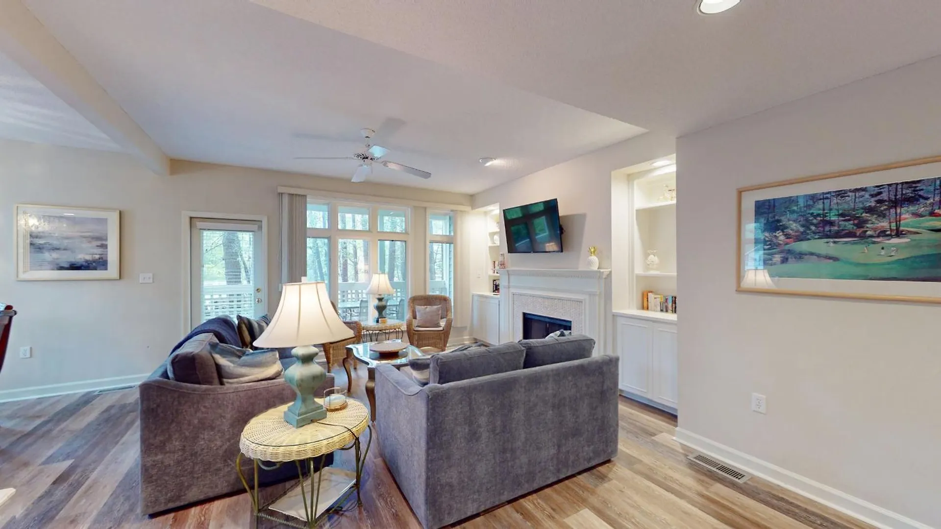 7655 Huntington Villa