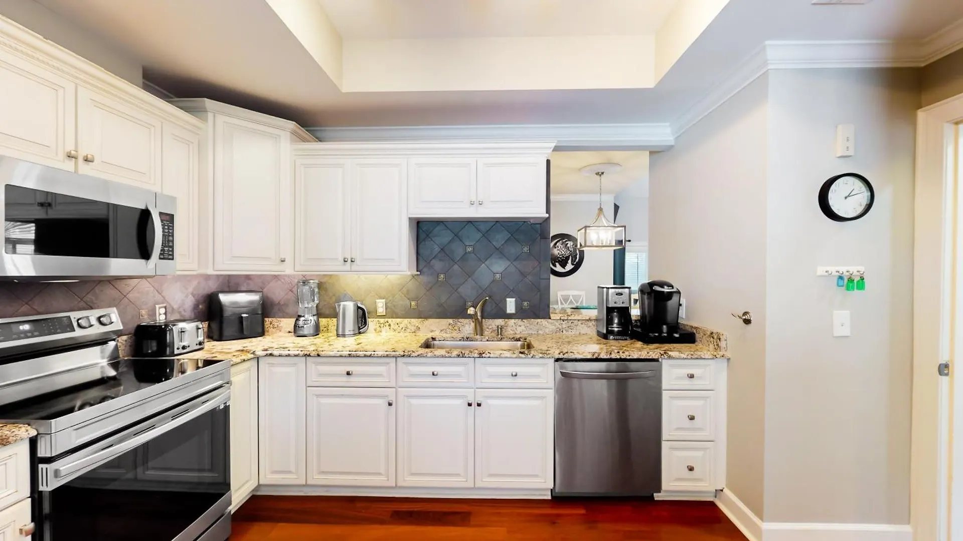 Devonshire 112 Apartment *