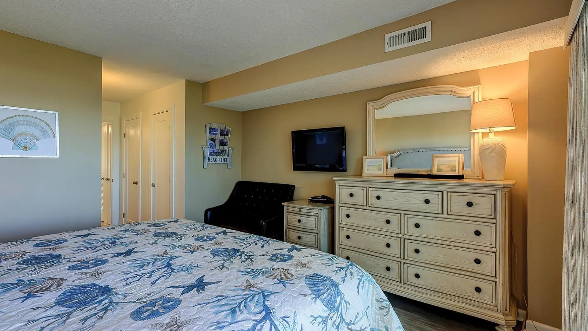 Shorewood 304 Villa