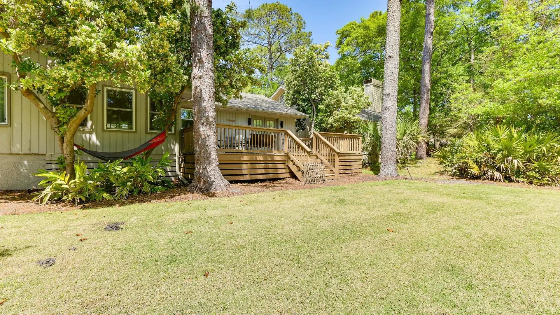 Holiday home Sea Pines Escape With Deck About 2 Mi To Beach!
