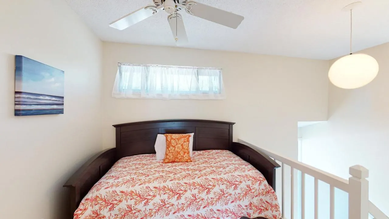 4 Hickory Cove Vila *