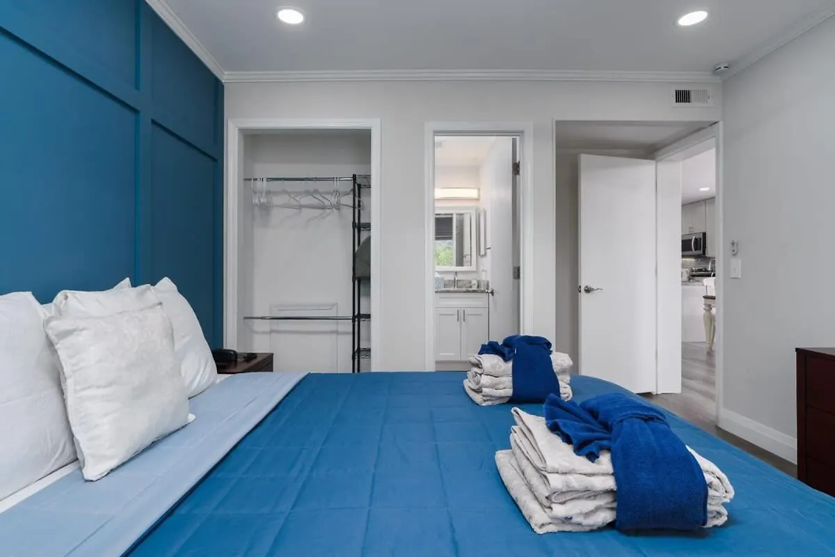 Remodeled Corner Unit 2 2 Overlooking The Lagoon Apartment
