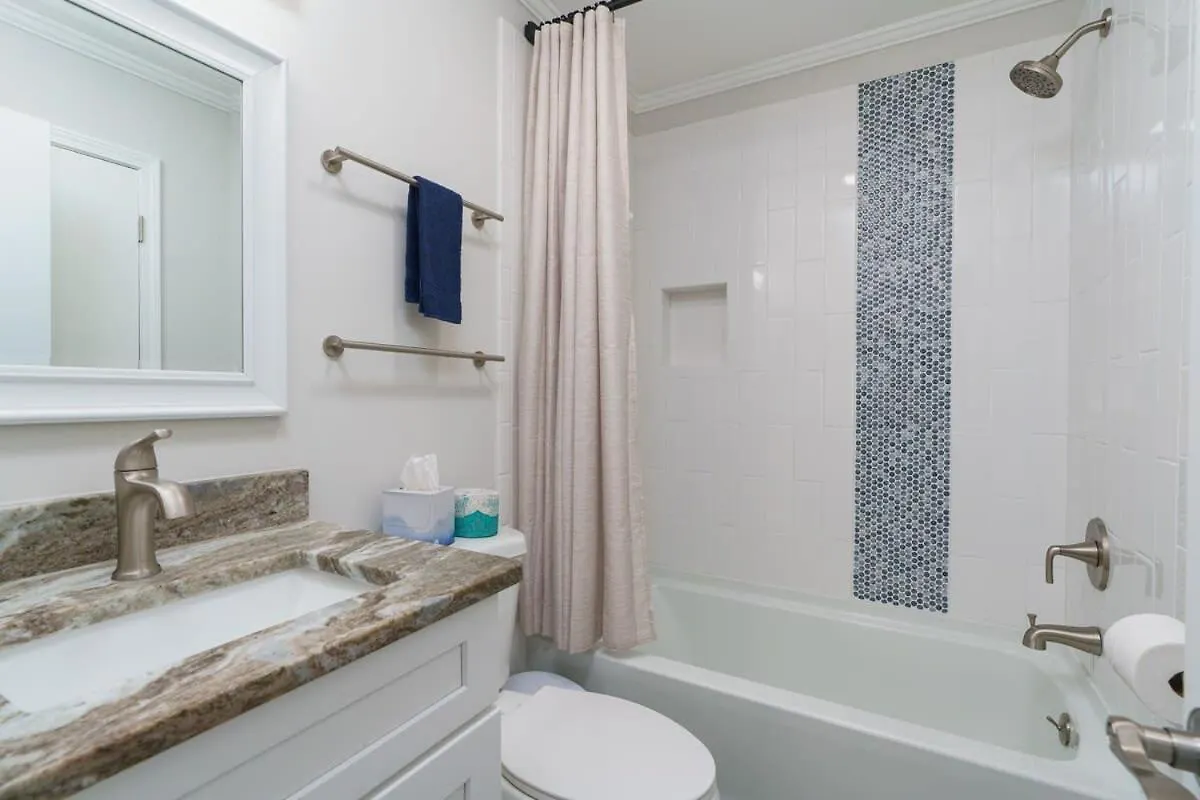 Remodeled Corner Unit 2 2 Overlooking The Lagoon