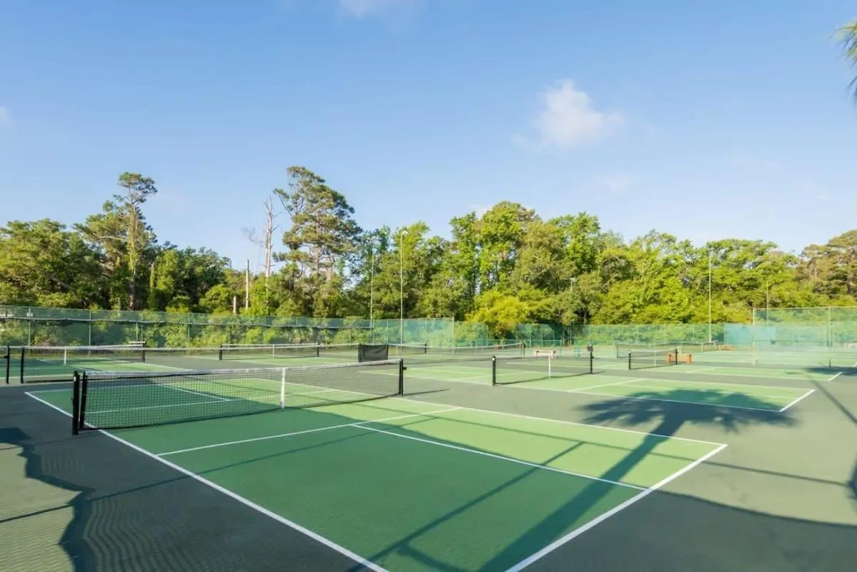 Remodeled Corner Unit 2 2 Overlooking The Lagoon Hilton Head Island