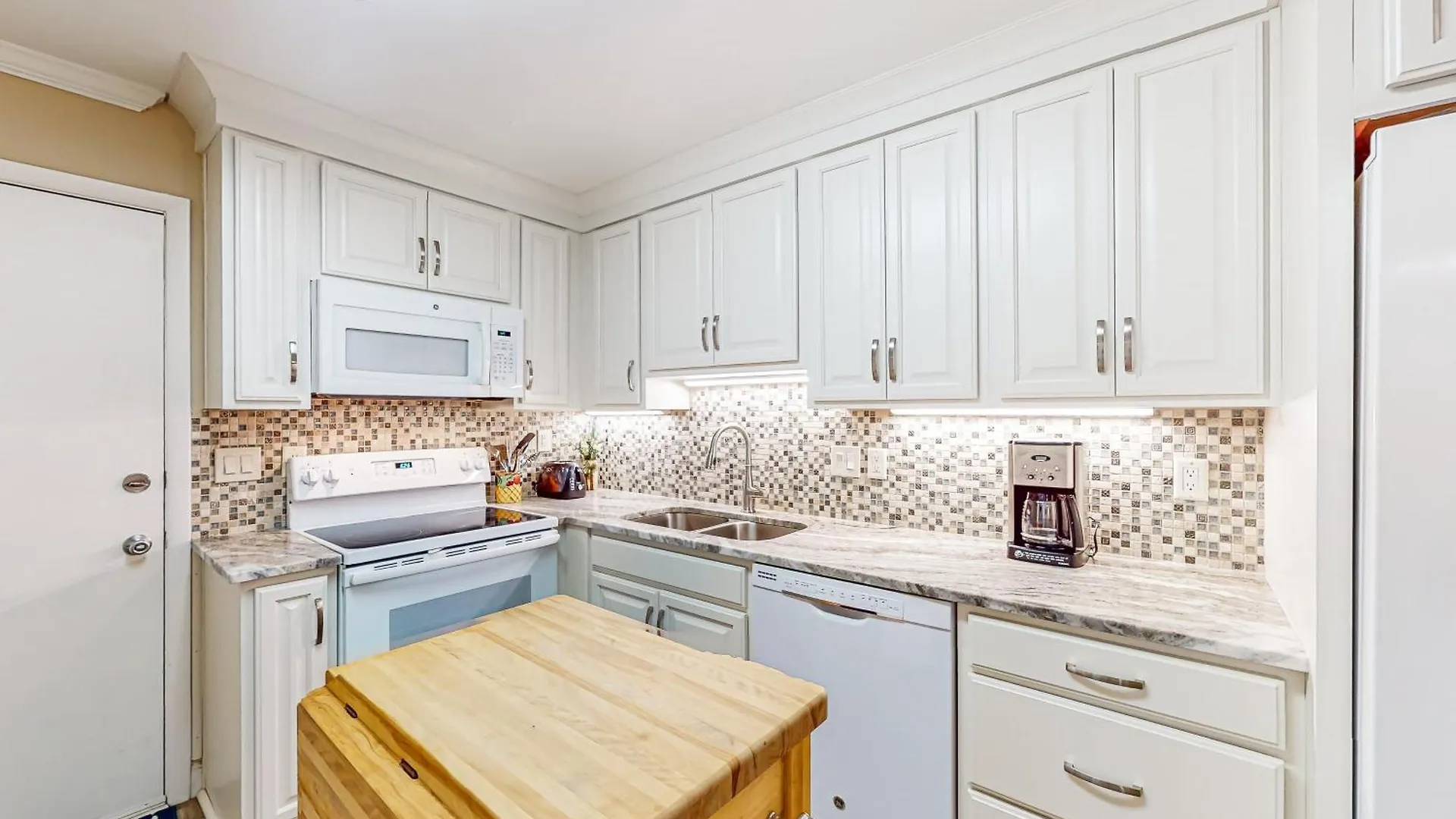Apartment Fiddlers Cove 21c *