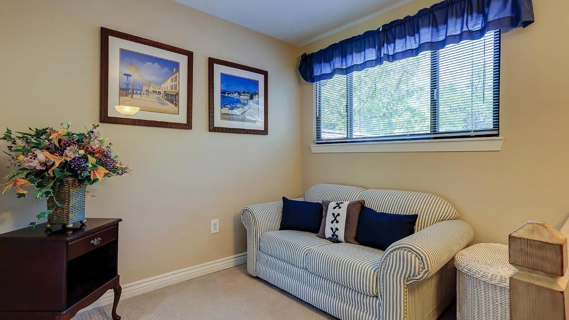 16 Hickory Cove *