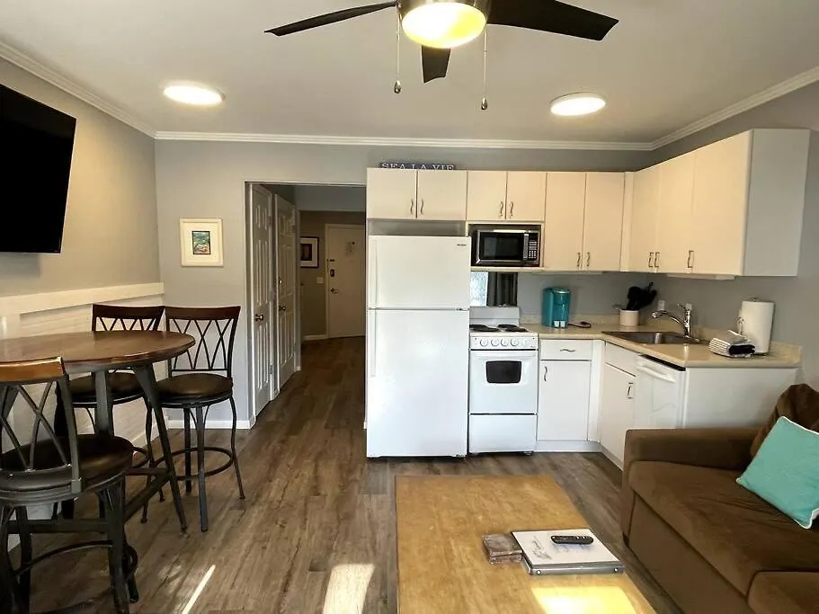Apartment Beachin It!-oceanview Updated 2024, King Bed Bikes