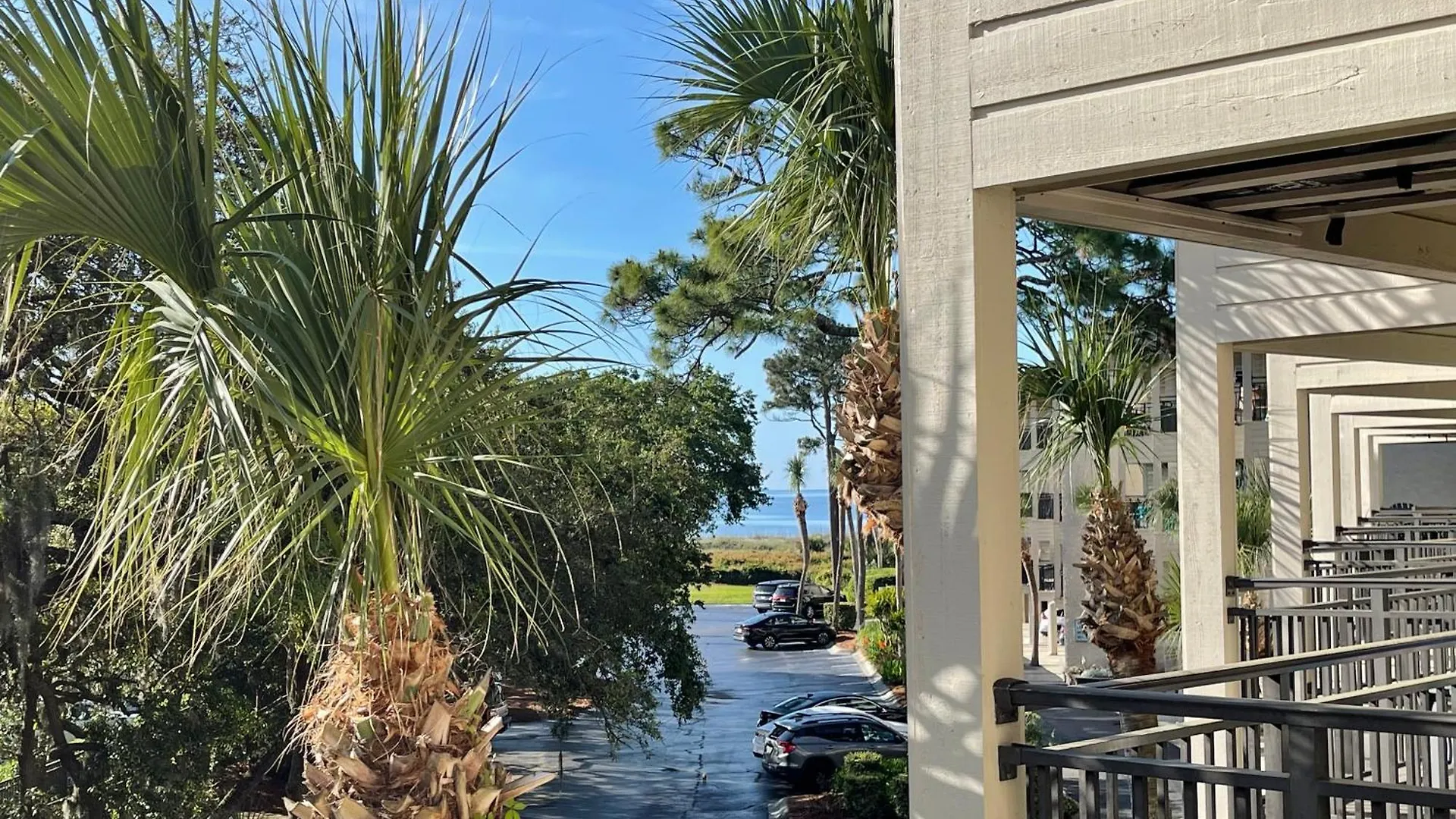 Sunnydaze-steps To The Ocean King Bed, Free Bikes! Apartment