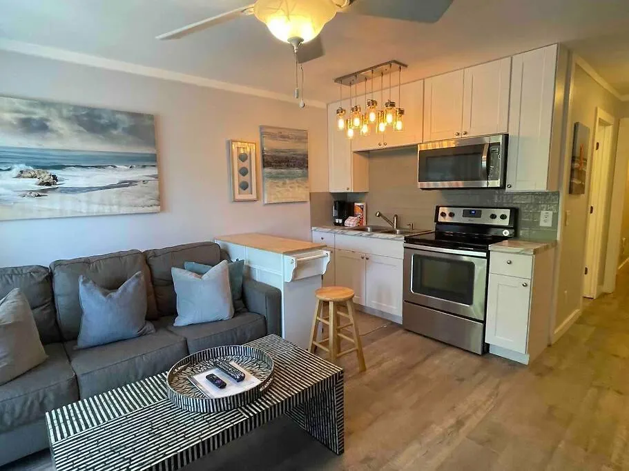 Salty Sand-close To The Pool, Steps To The Beach! Apartment