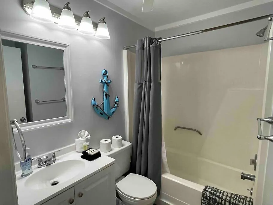 Apartment Salty Sand-close To The Pool, Steps To The Beach! Hilton Head Island
