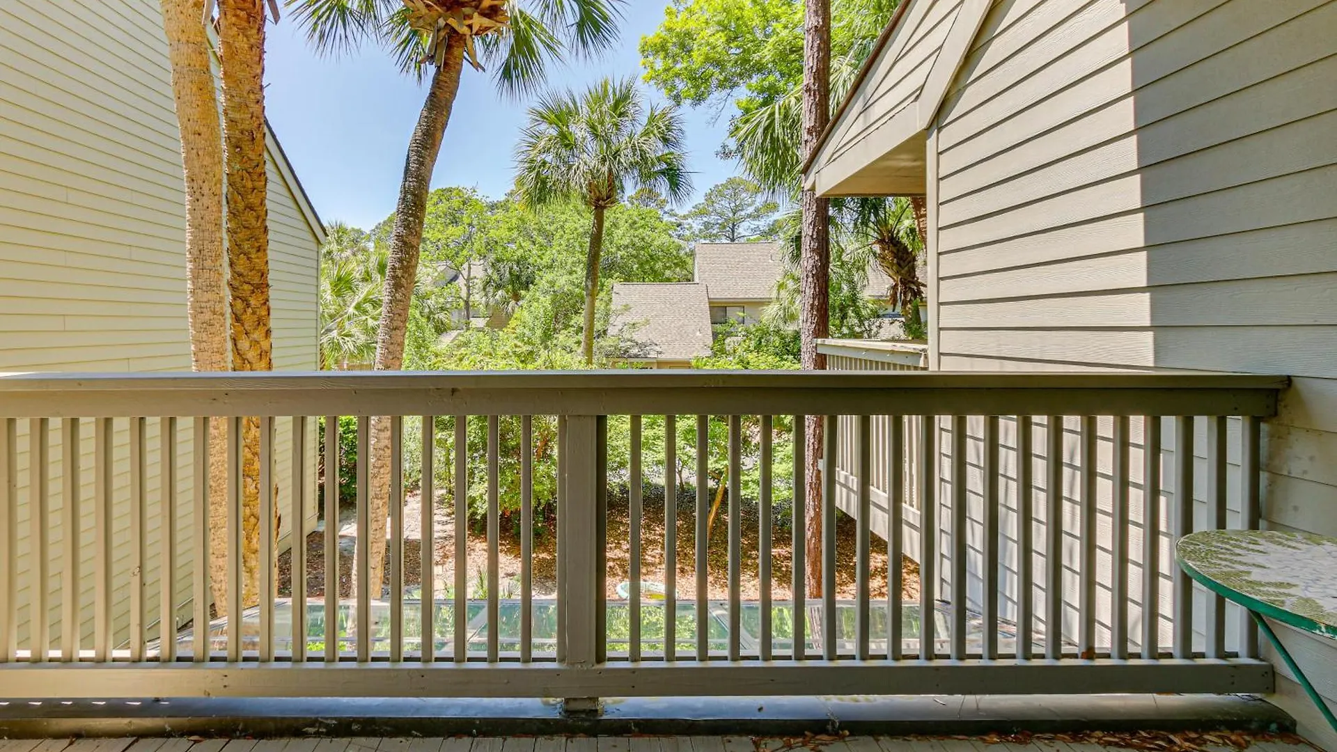 Modern Hilton Head Retreat Walk To And Golf! Holiday home