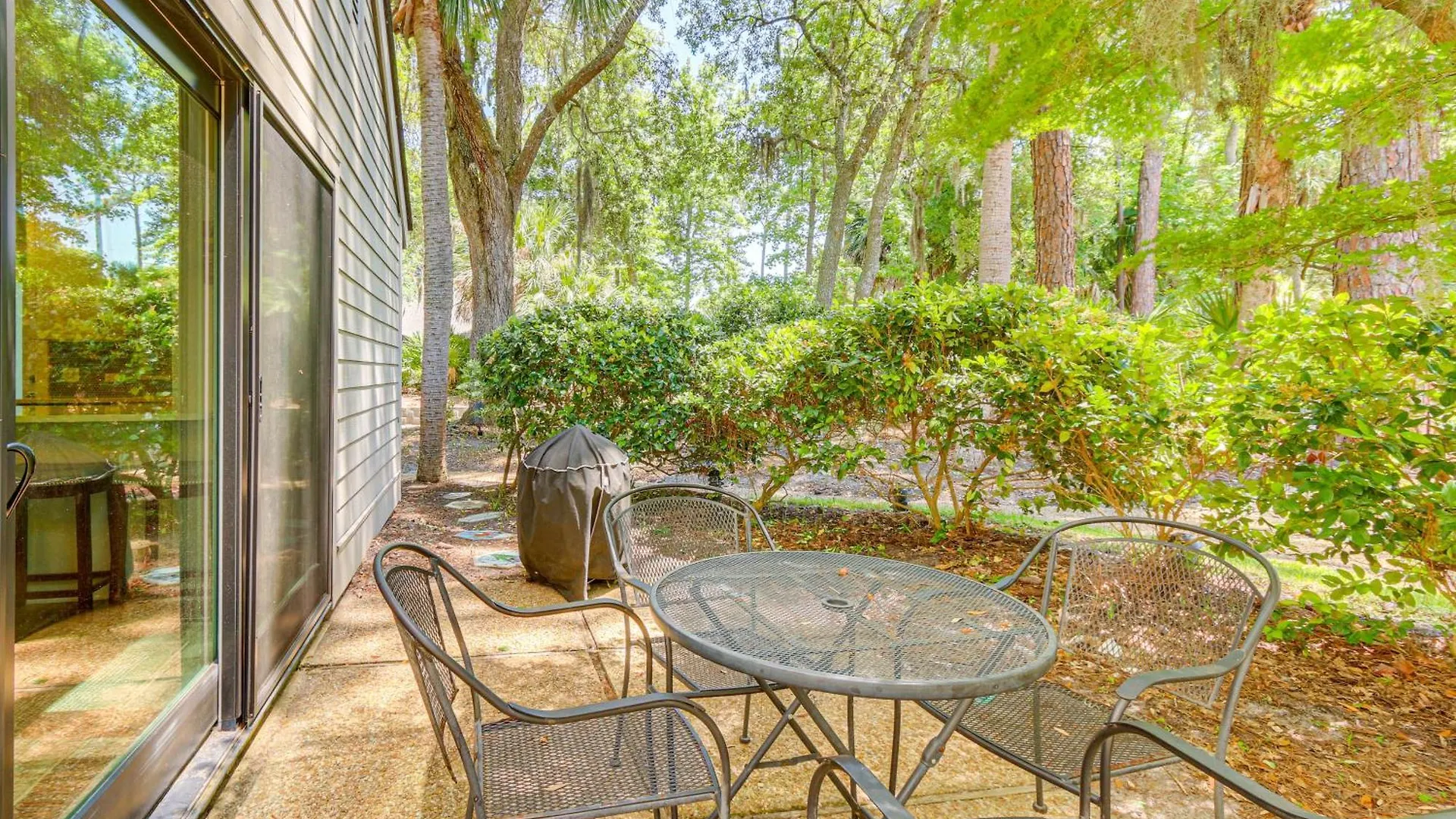 Holiday home Modern Hilton Head Retreat Walk To And Golf! *