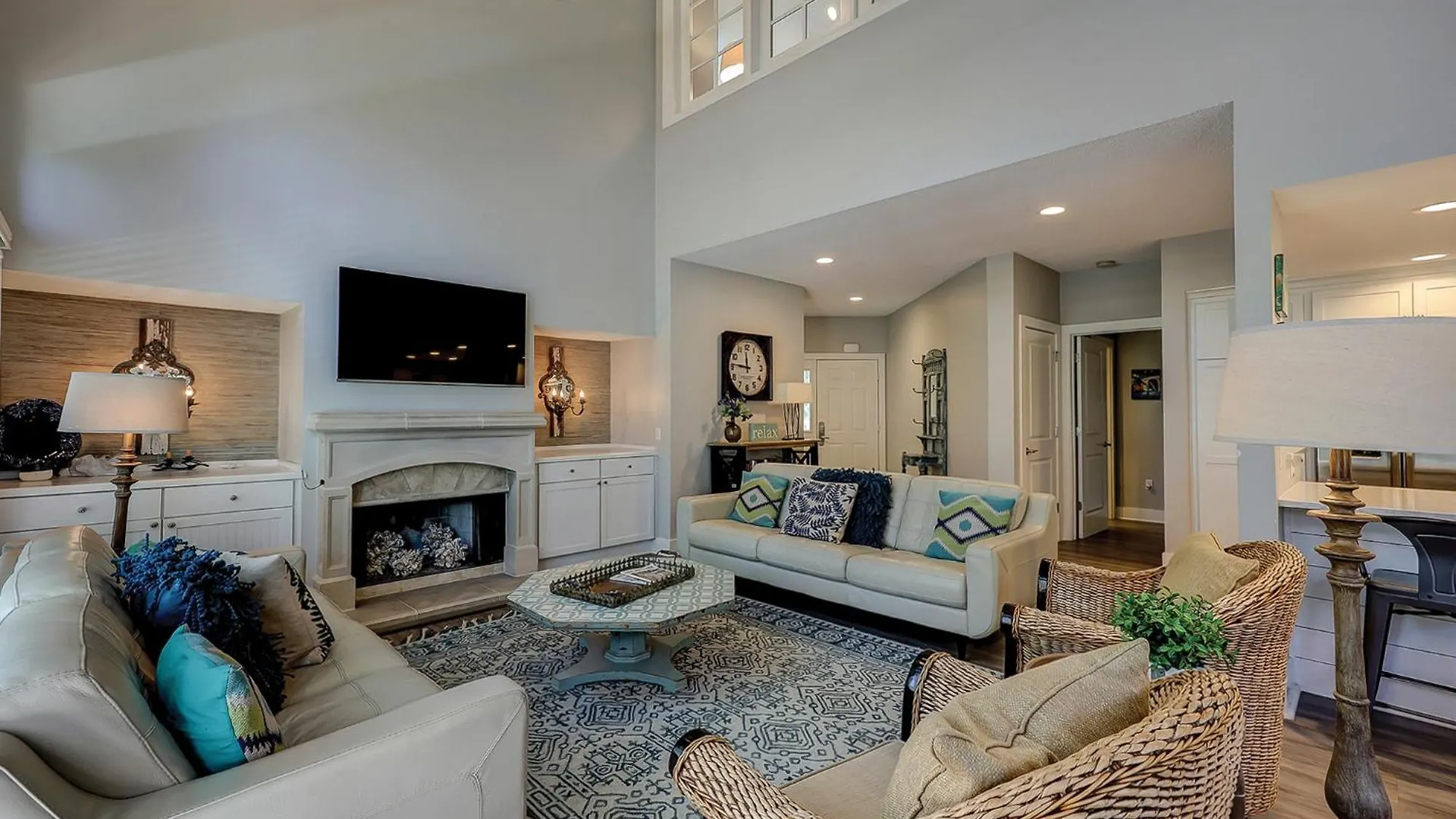 Huntington 7622 Villa