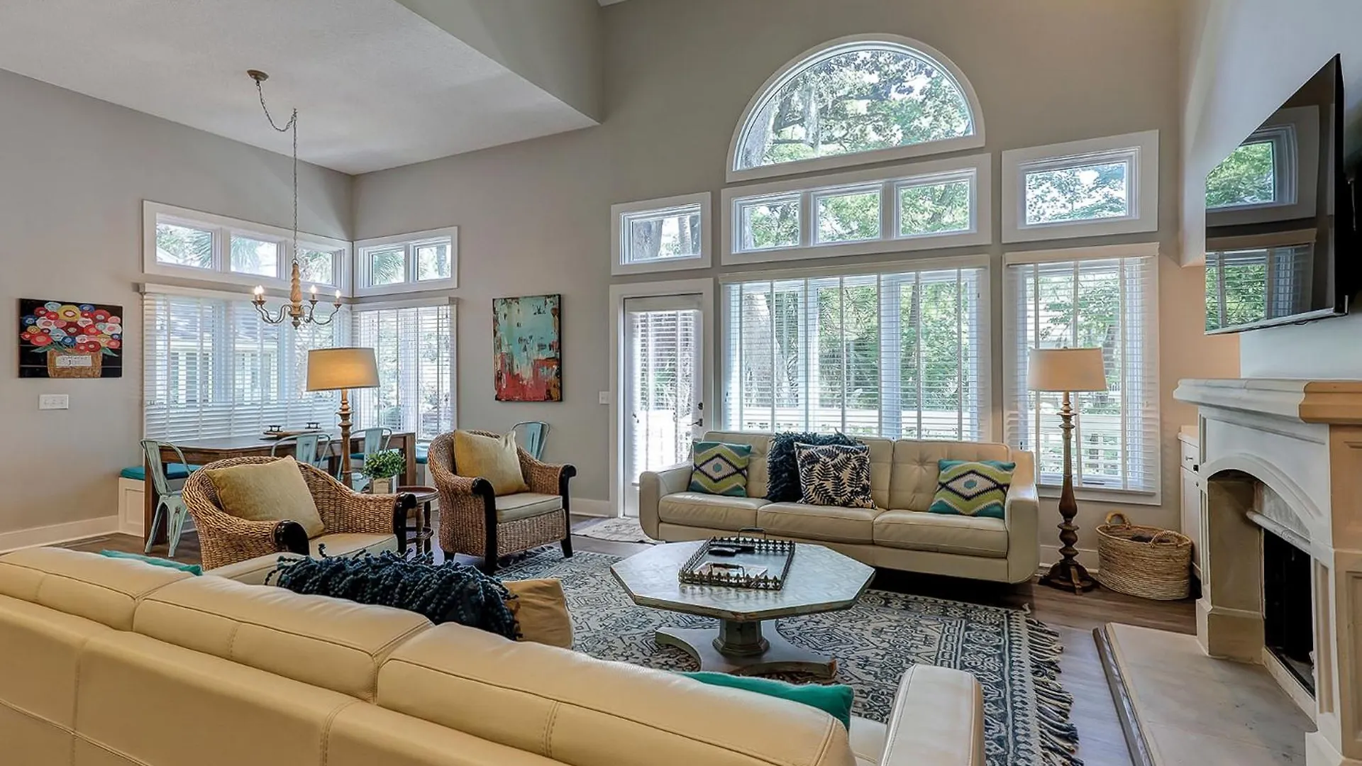 Huntington 7622 Villa