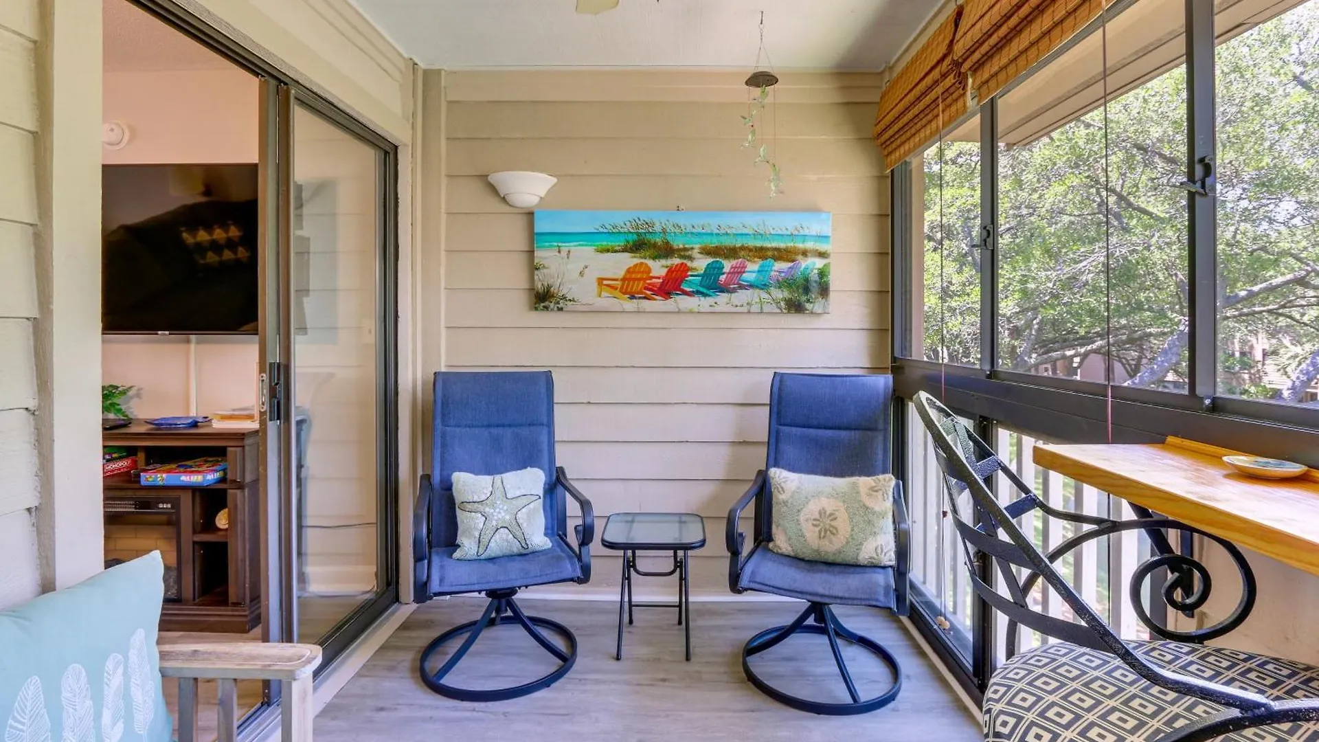 Hilton Head Screened Balcony, Walk To Apartment