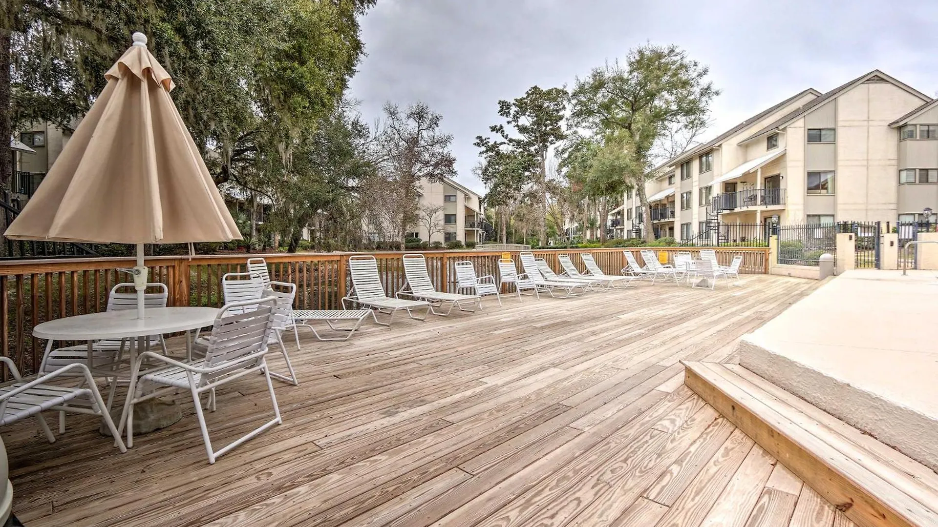 Bright Less Than 1 Mi To Beach! Villa