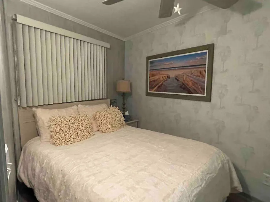 Coastal Nest - Oceanviews! Near Coligny * Hilton Head Island