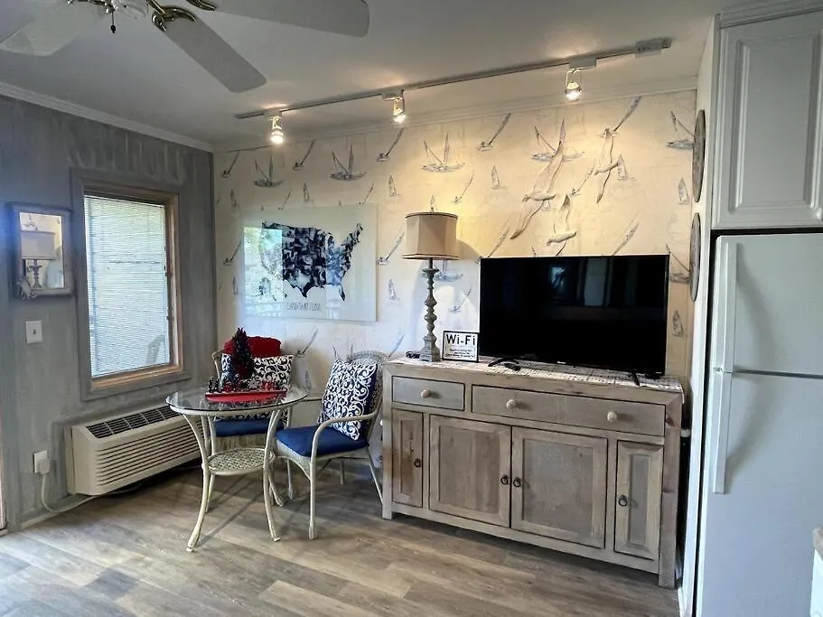 Coastal Nest - Oceanviews! Near Coligny Apartment Hilton Head Island