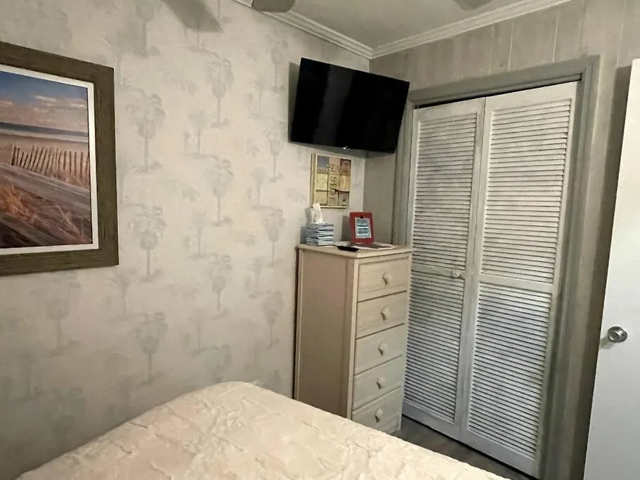 Apartment Coastal Nest - Oceanviews! Near Coligny Hilton Head Island