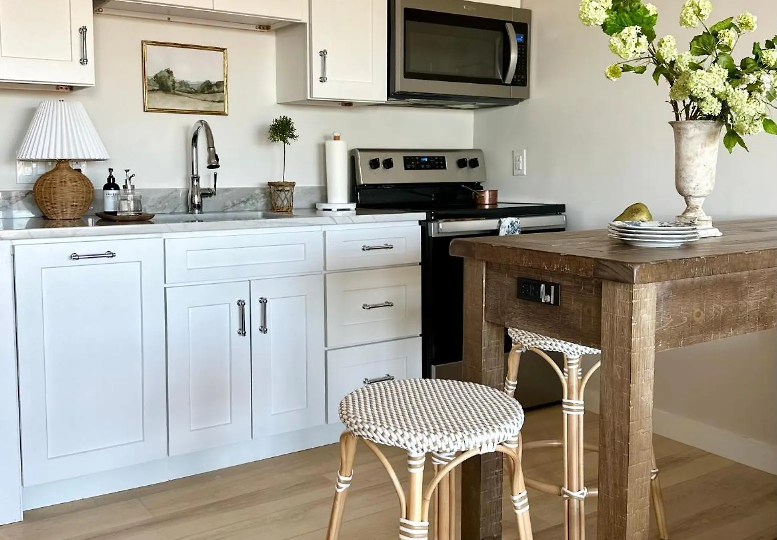 Ocean View- King Suite - Romantic Couples Oasis - Private Access To Beach! Apartment