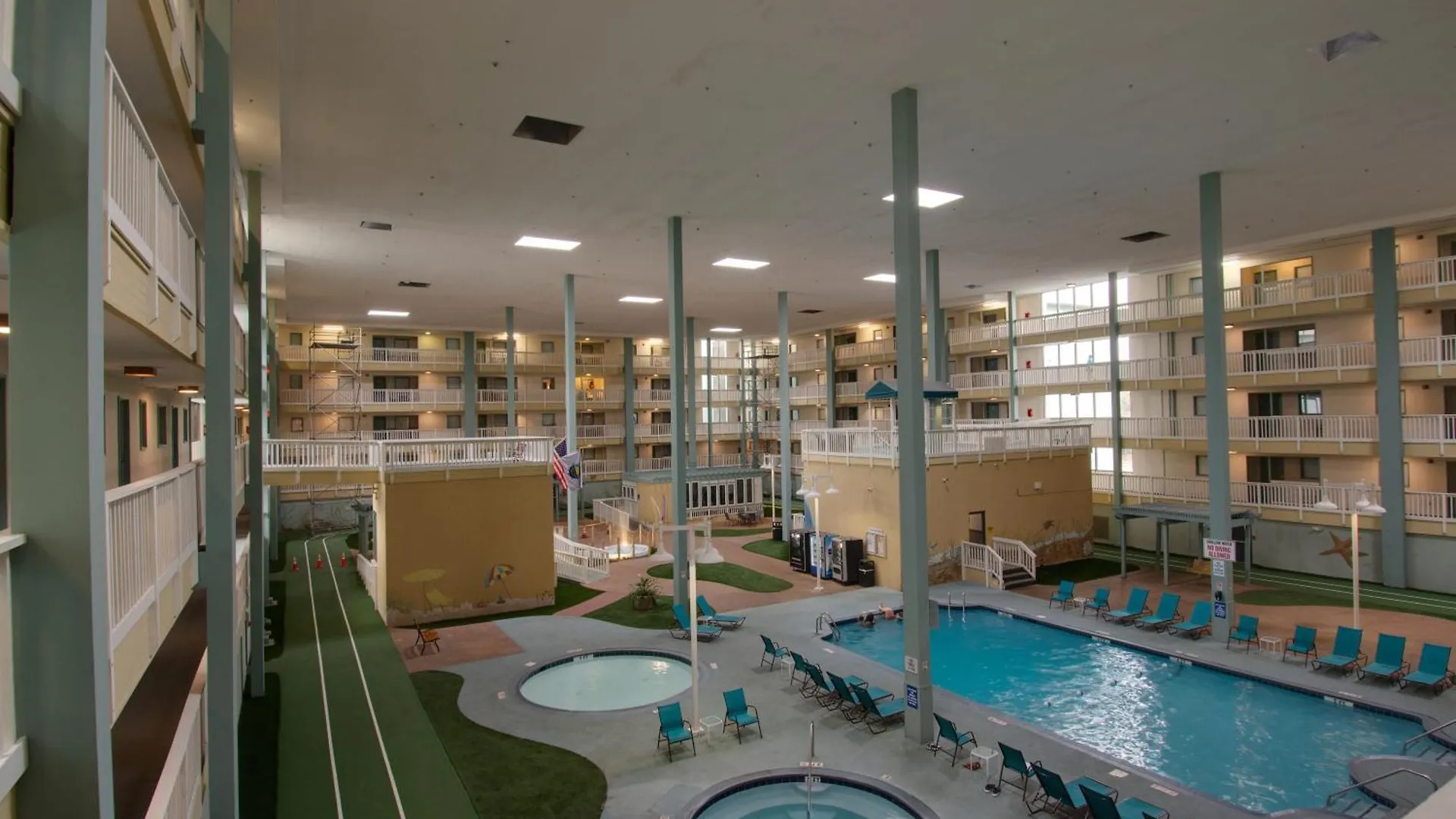 Classy Coastal - Boardwalk To The Beach, 3 Pools, Tennis Apartment