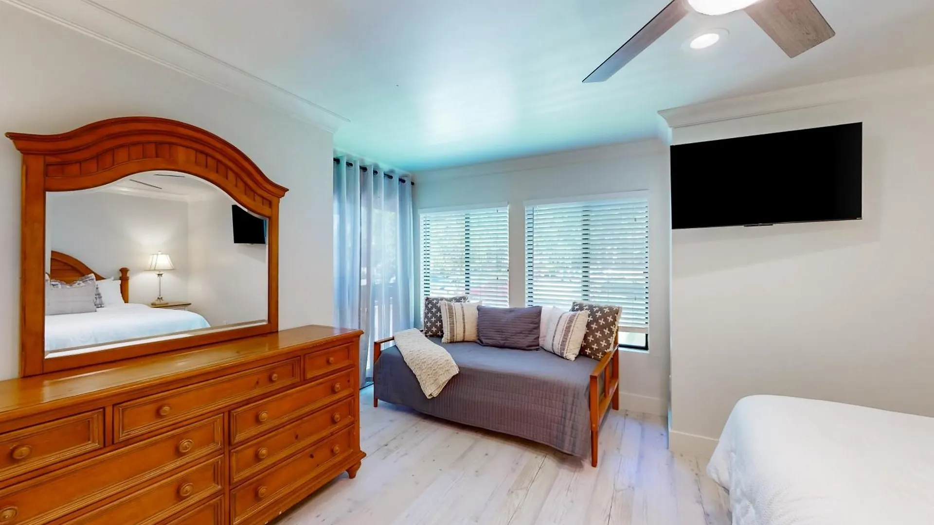 Villa Beachwalk 141 *