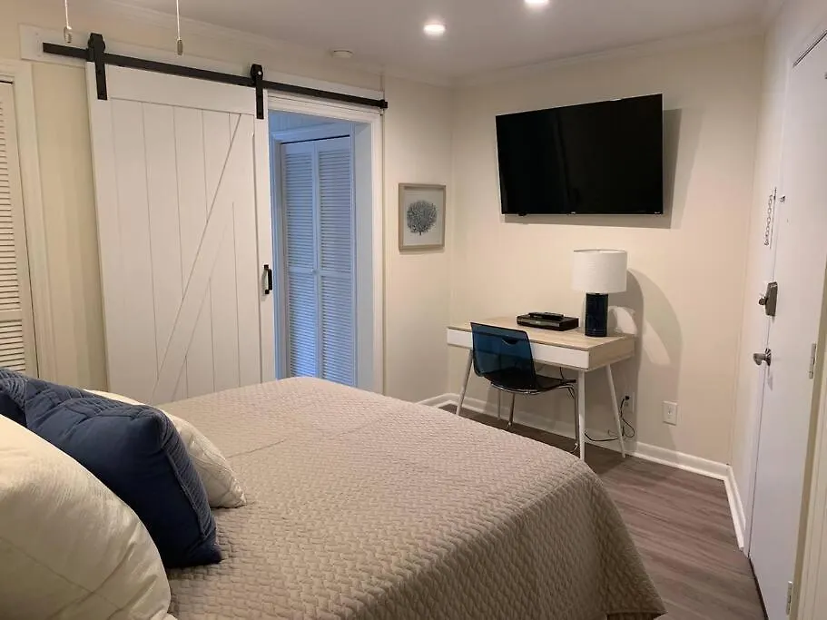Apartment Shore To Please! Elegant Couples Retreat With Bikes Hilton Head Island