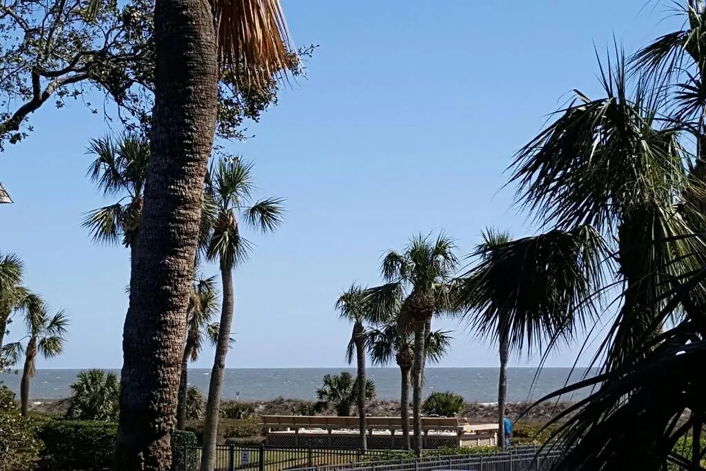 Apartment Shore To Please! Elegant Couples Retreat With Bikes Hilton Head Island