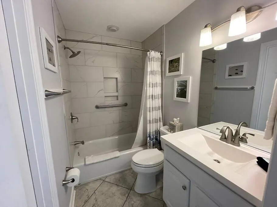 Bliss 2 Bedroom Oceanview Free Bikes/chairs! Apartment Hilton Head Island