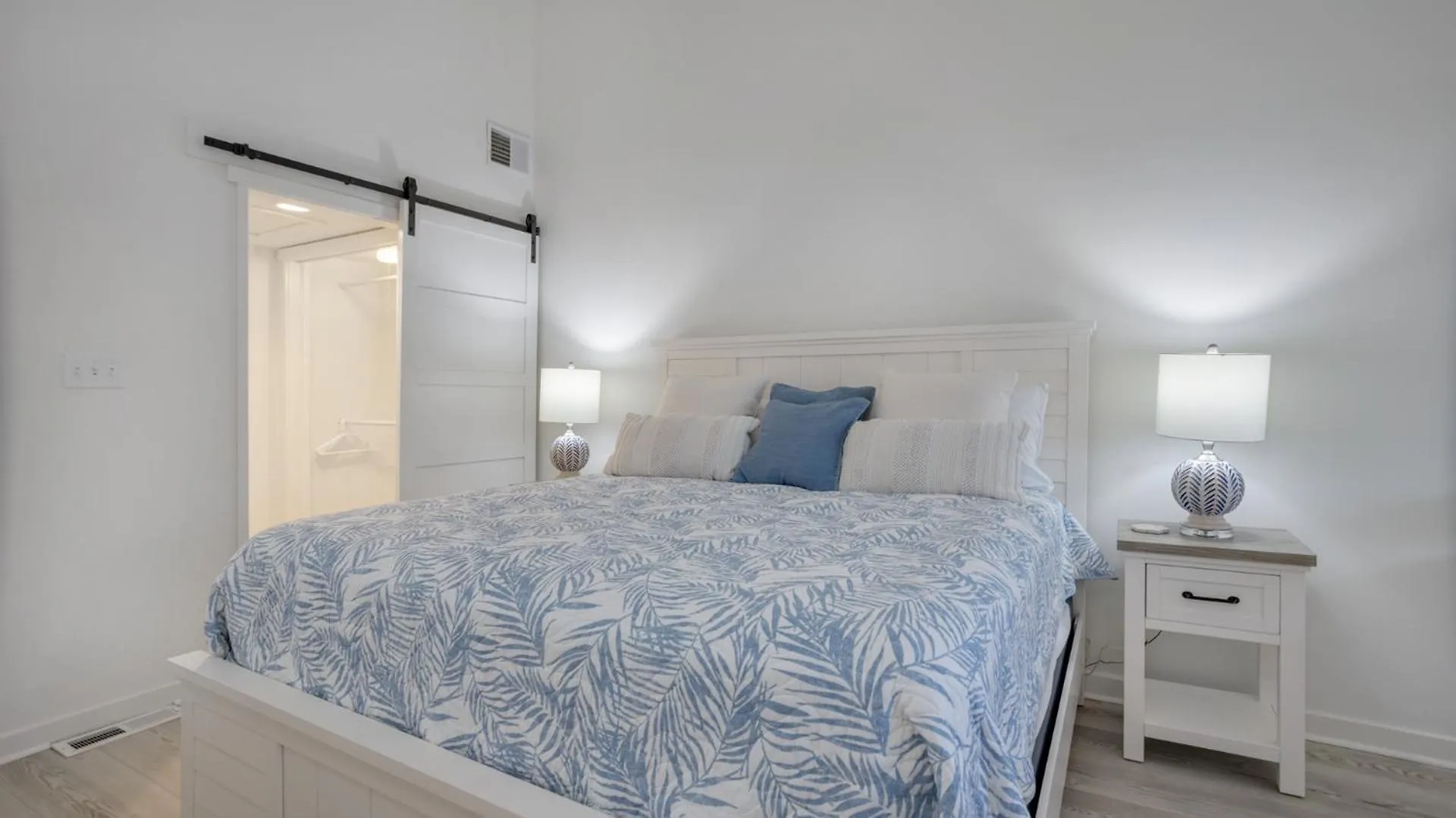 Loft, Bikes, Golf, Harbourtown *