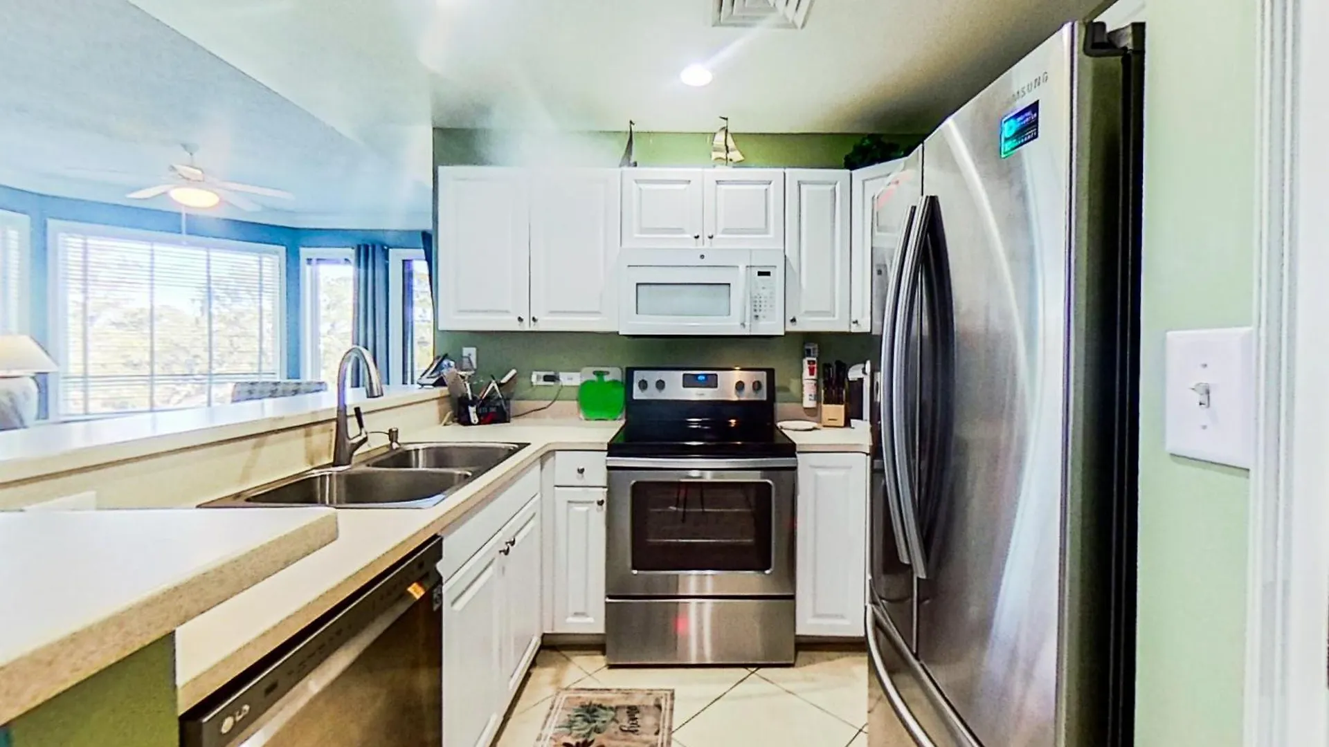 Seacrest Apartment *