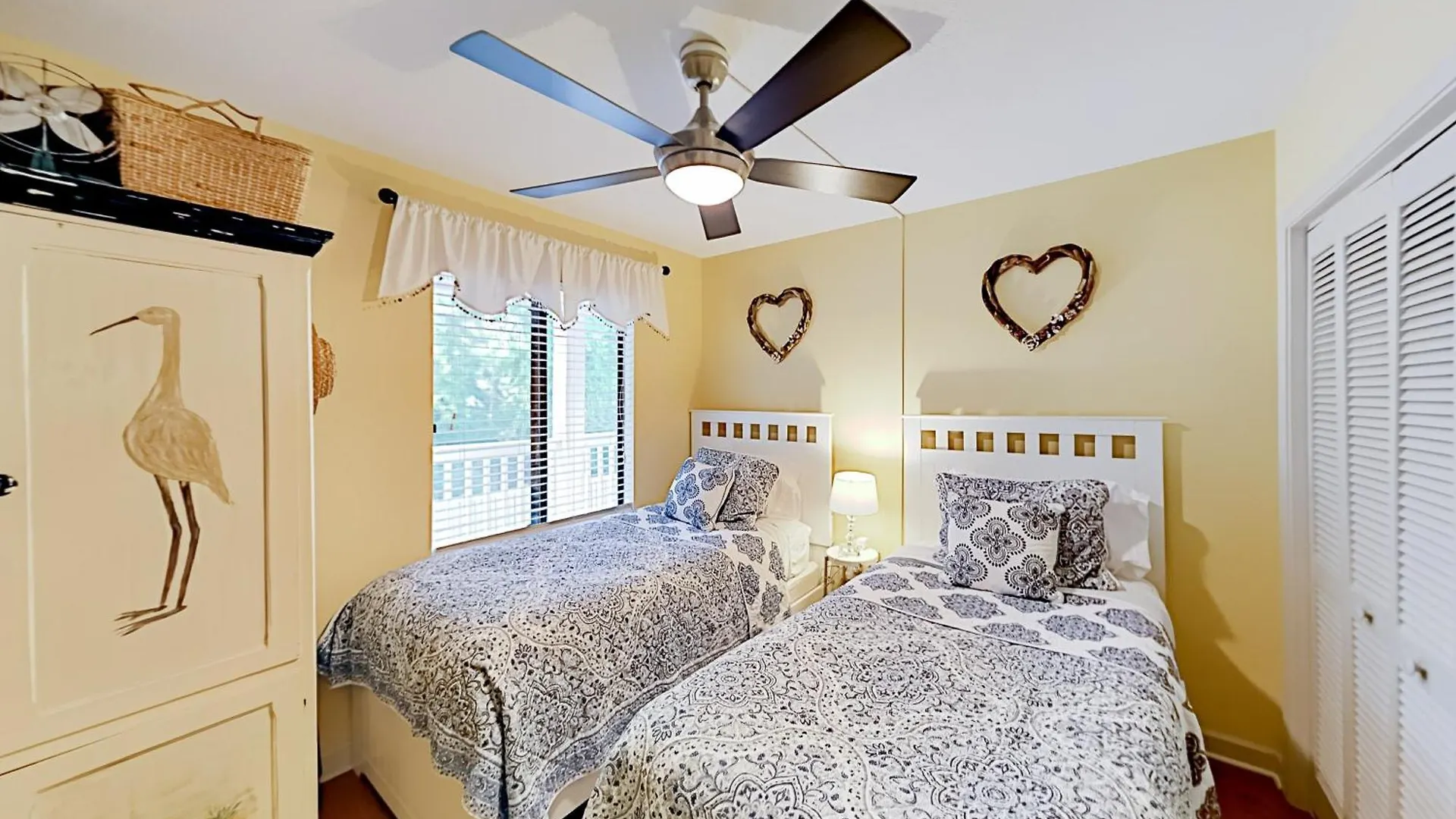 Apartment On Port Royal Sound Iii