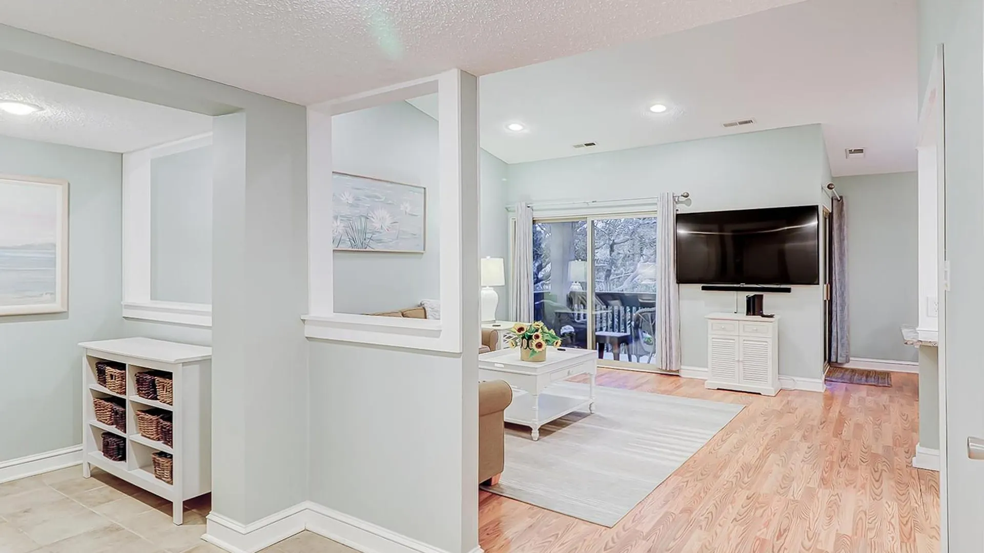 Bluff Apartment *