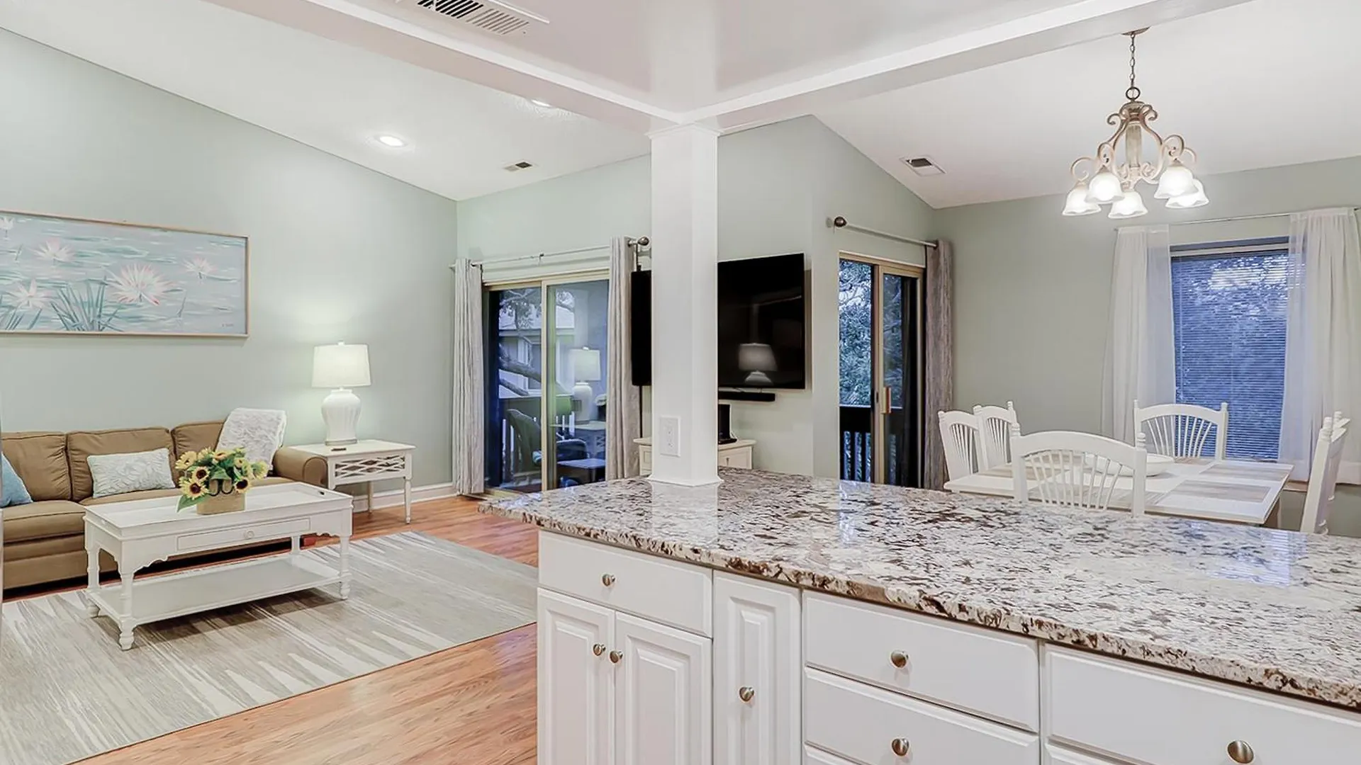Apartment Bluff