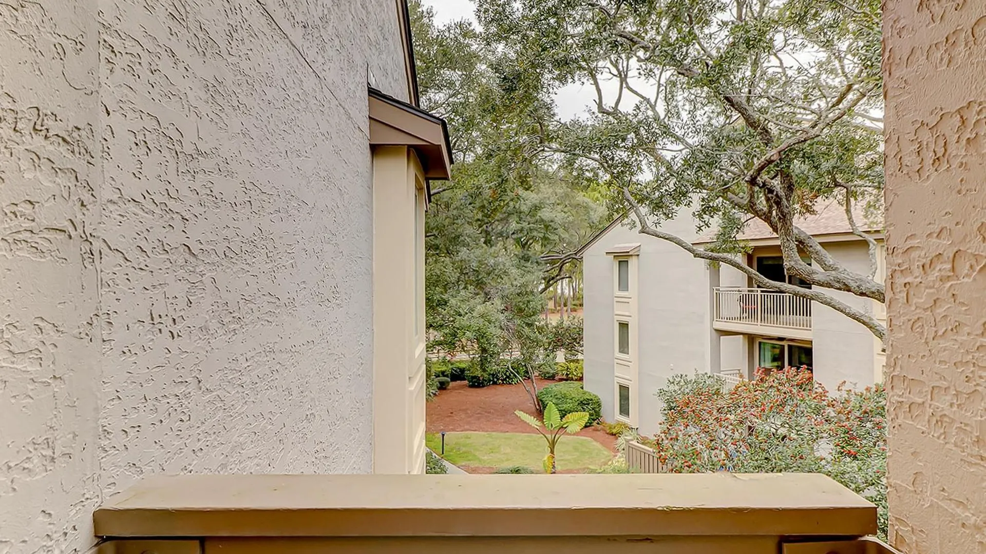 Bluff Apartment