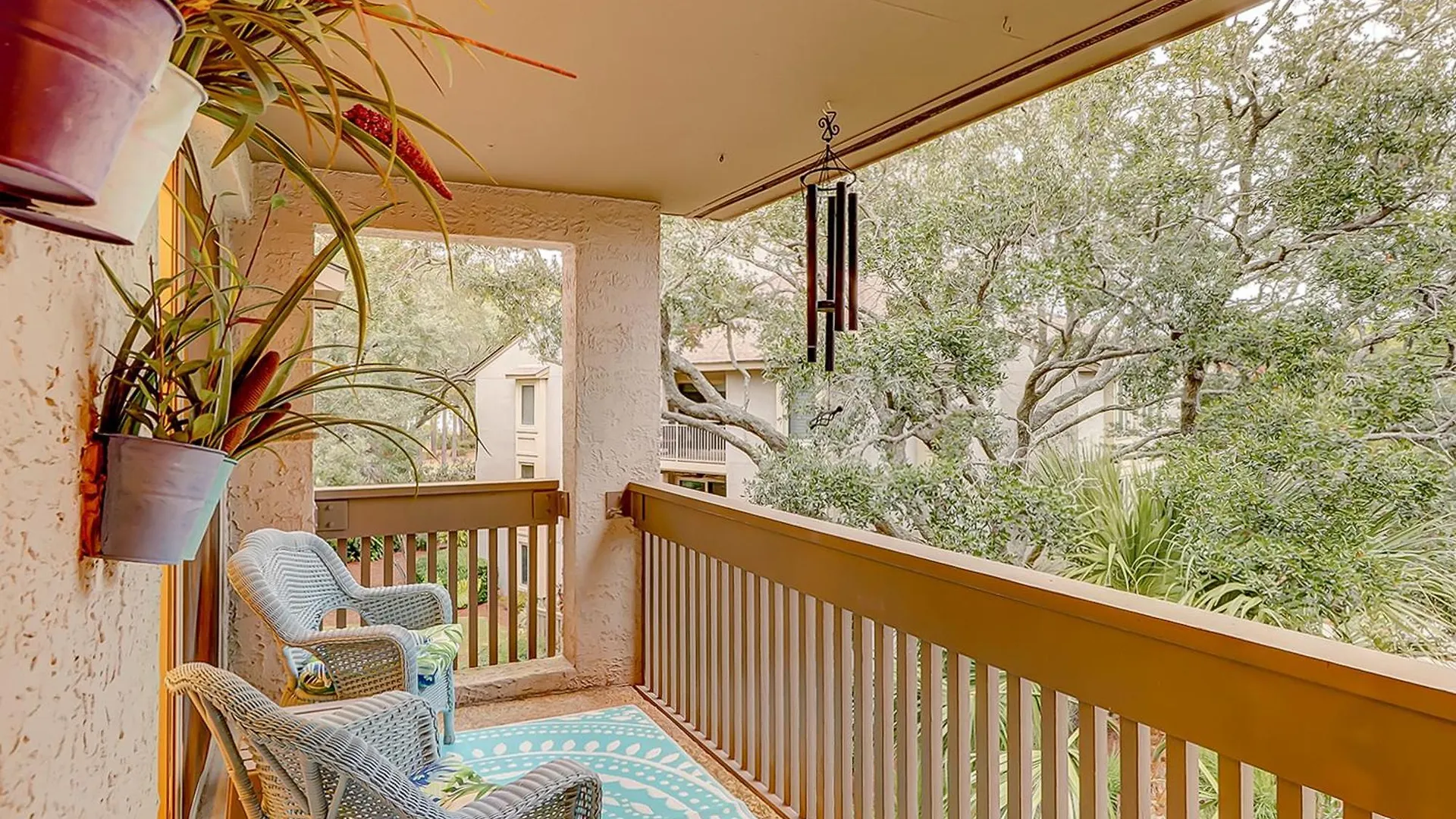Bluff Apartment *