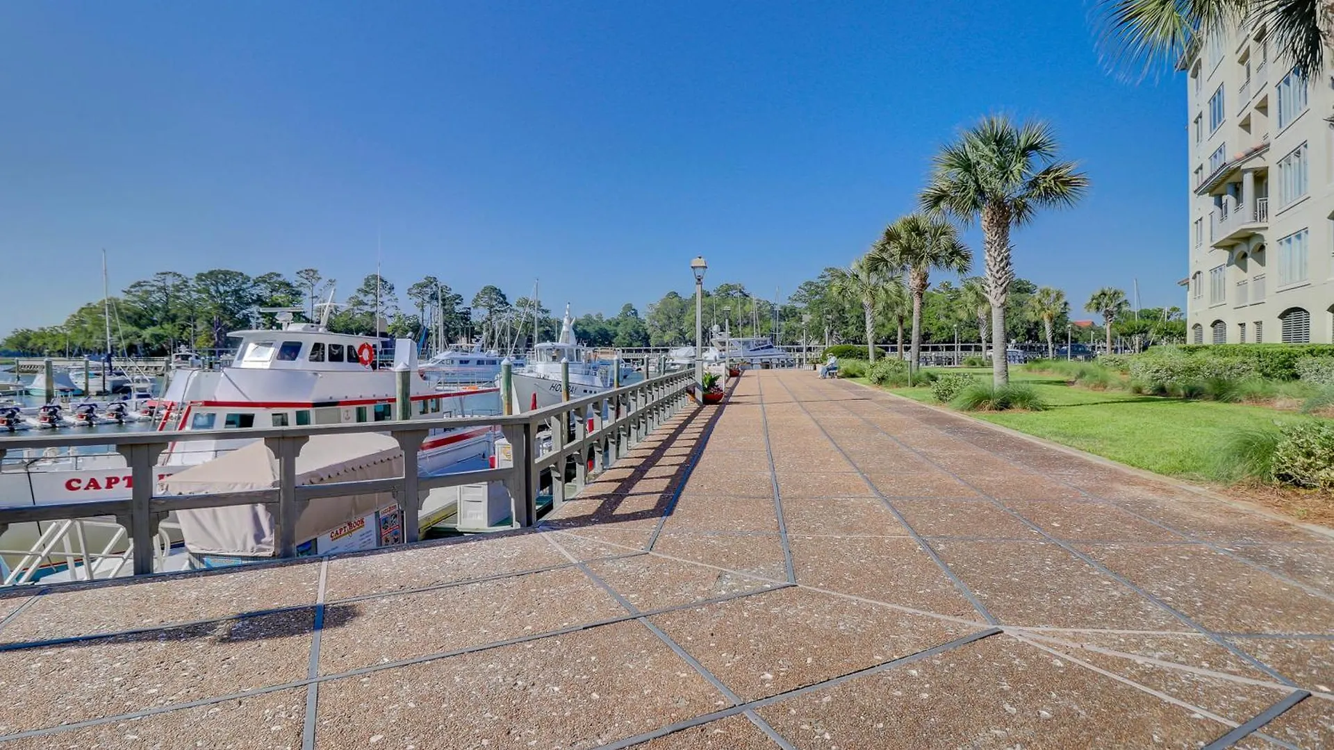 Mainsail Apartment