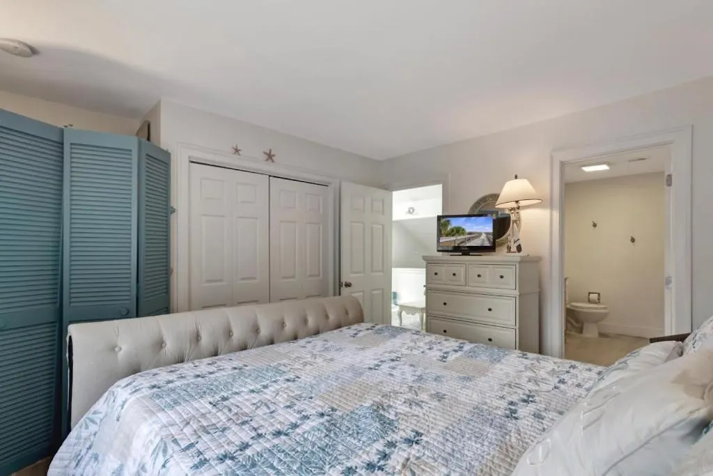 Turtles And Tails Pd Turnberry Village Apartment *