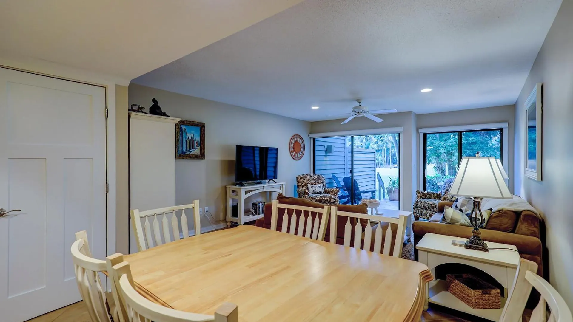 Holiday home Updated Luxury Two Bedroom The Greens New Baths Walk In Shower Kitchen Golf Views Hilton Head Island