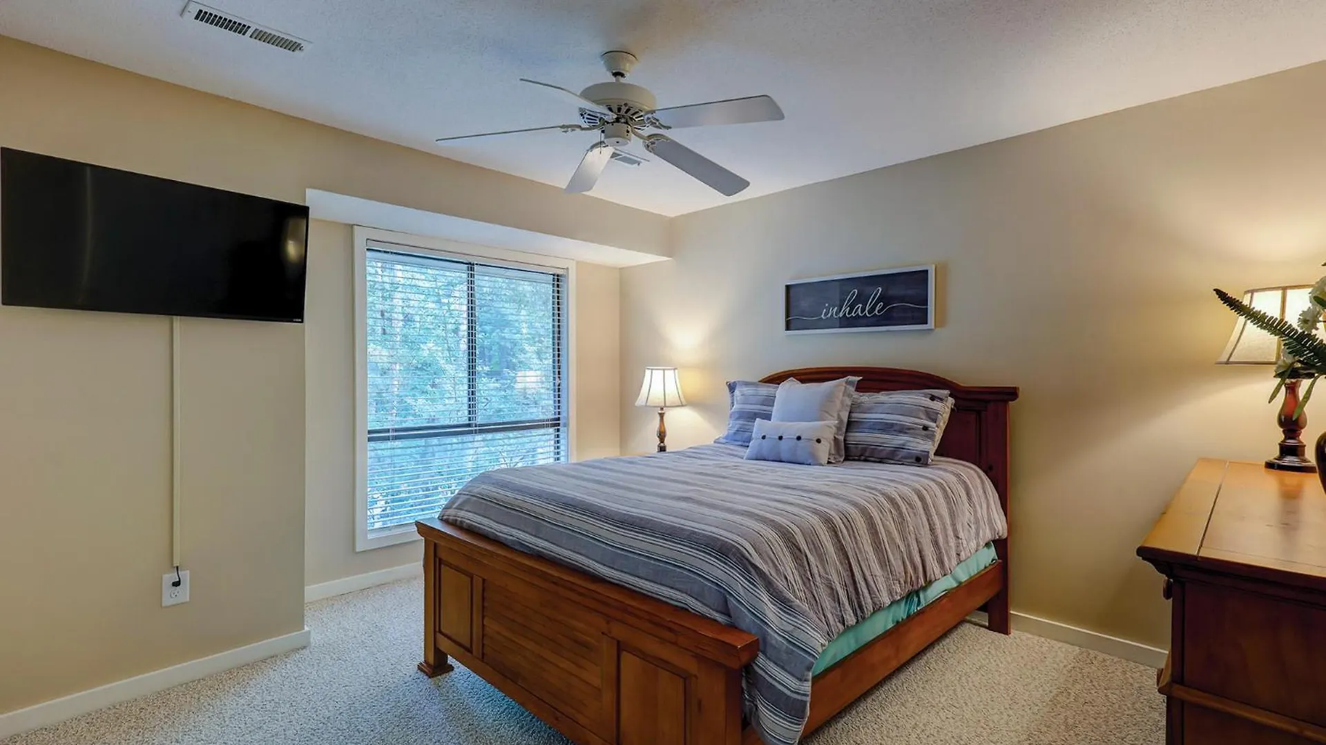 Updated Luxury Two Bedroom The Greens New Baths Walk In Shower Kitchen Golf Views