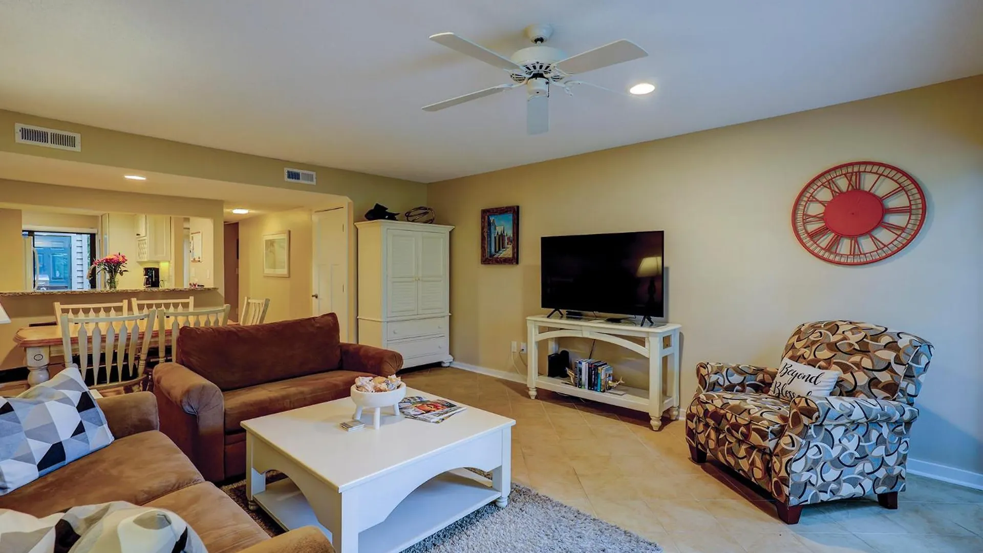 Updated Luxury Two Bedroom The Greens New Baths Walk In Shower Kitchen Golf Views