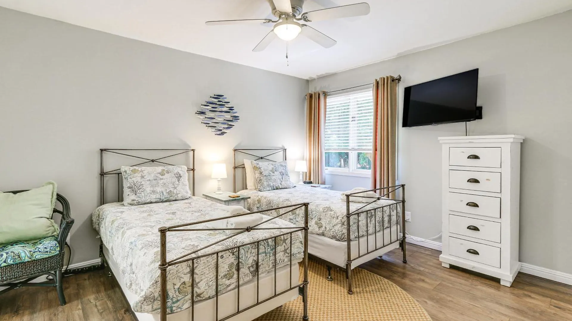 Modern With Pool Access! * Hilton Head Island