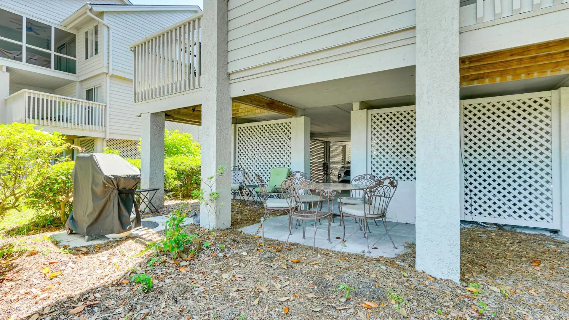 Modern With Pool Access! *