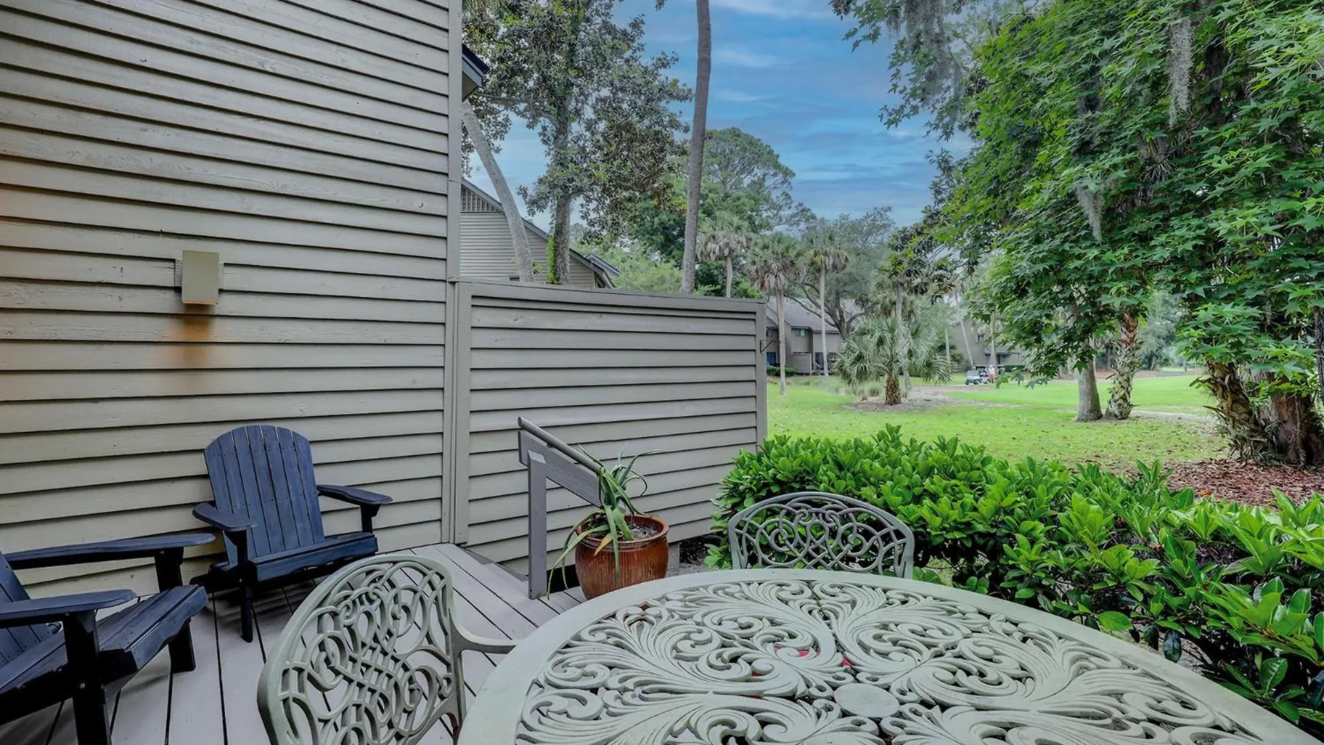 Updated Luxury Two Bedroom The Greens New Baths Walk In Shower Kitchen Golf Views Hilton Head Island