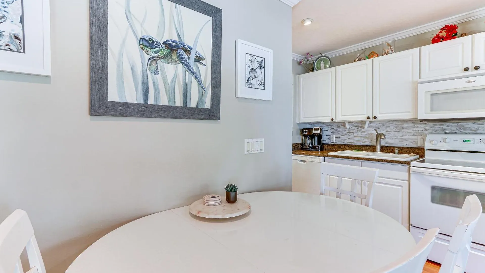 Hilton Head Gem Walk To Coligny Plaza And Beach! Apartment Hilton Head Island