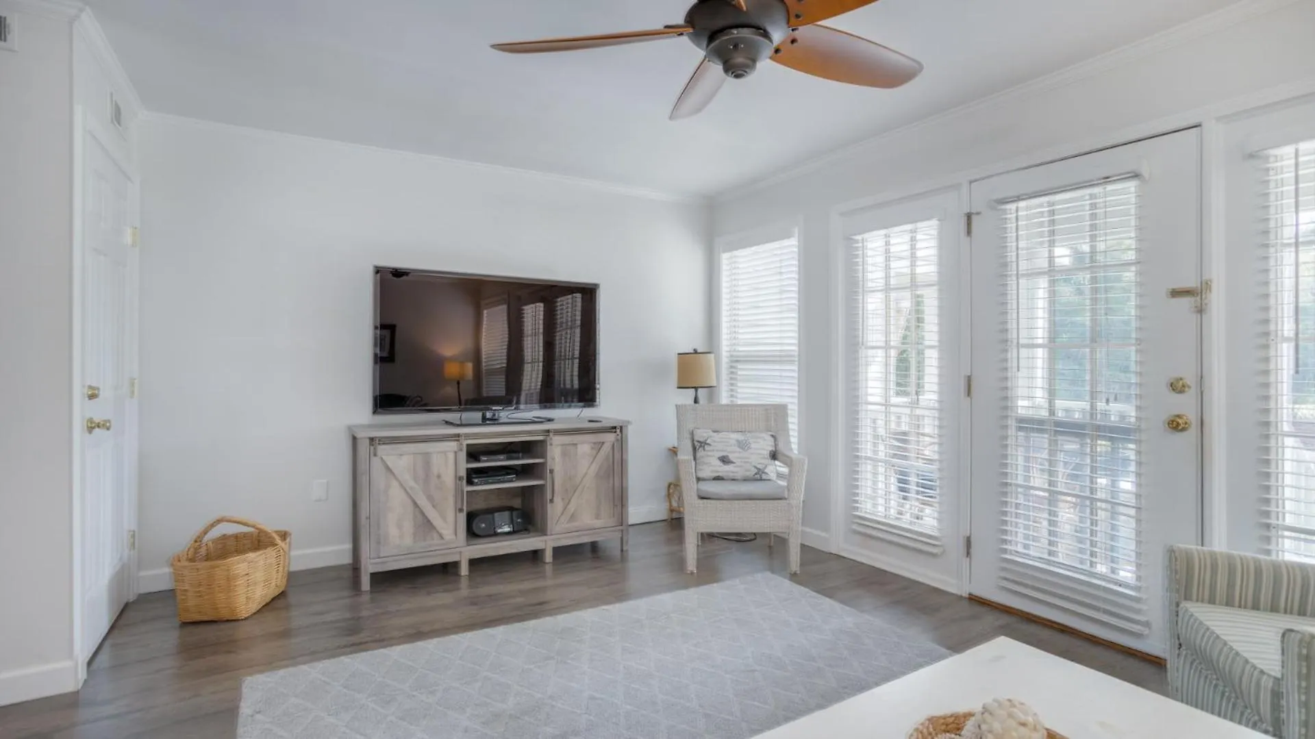 Villa Golf Views, Shipyard, Private Deck