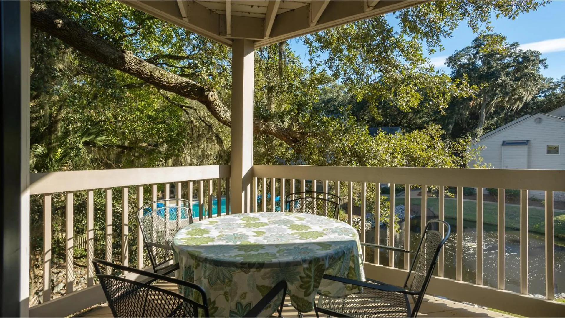 Villa Pool Views, Harbour Town, Private Deck