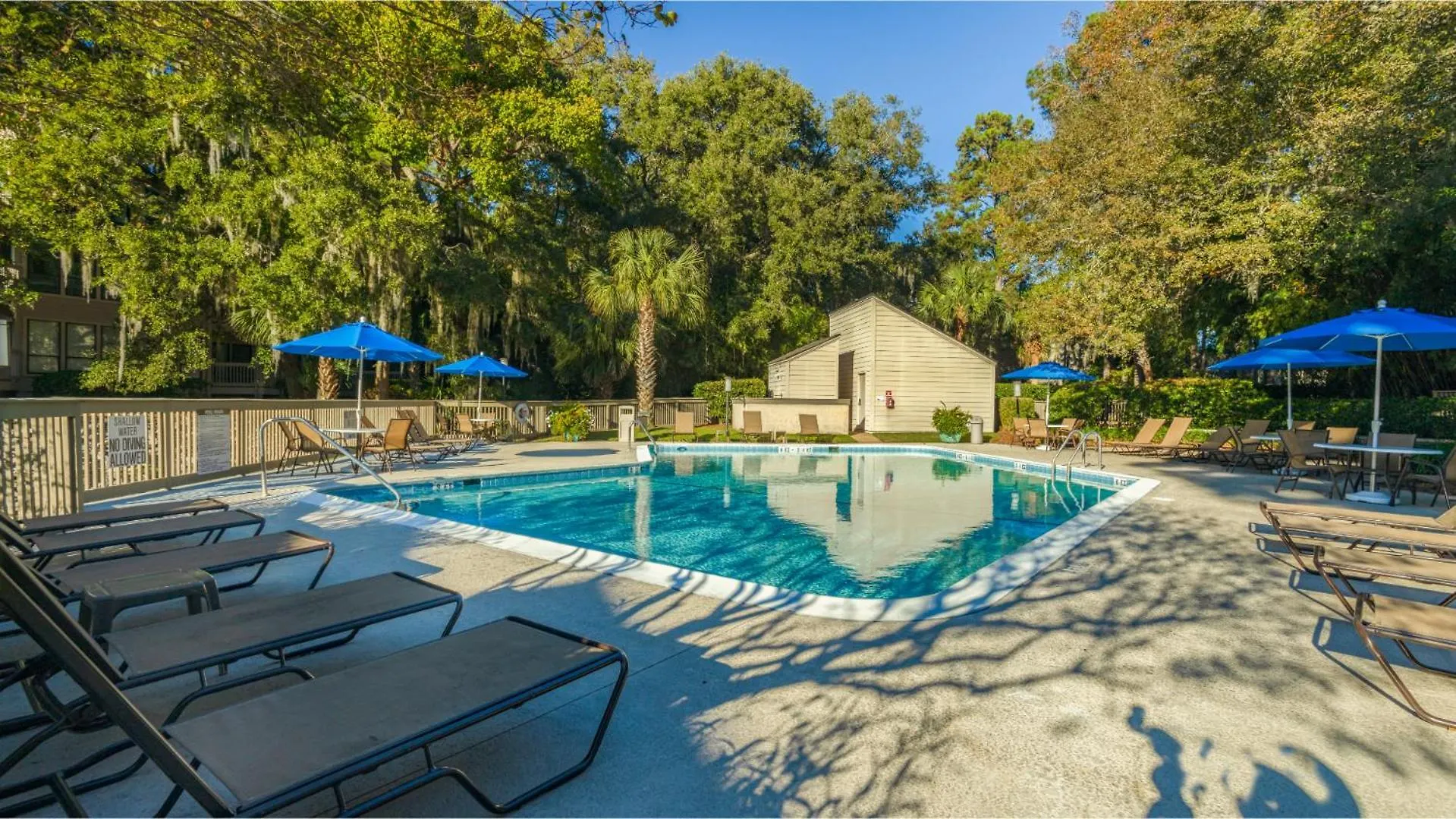 Pool Views, Harbour Town, Private Deck *