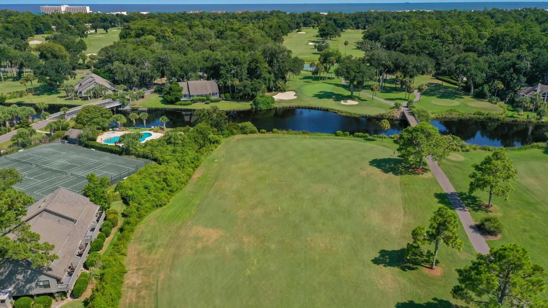 Golf Views, Private Deck, Kitchen