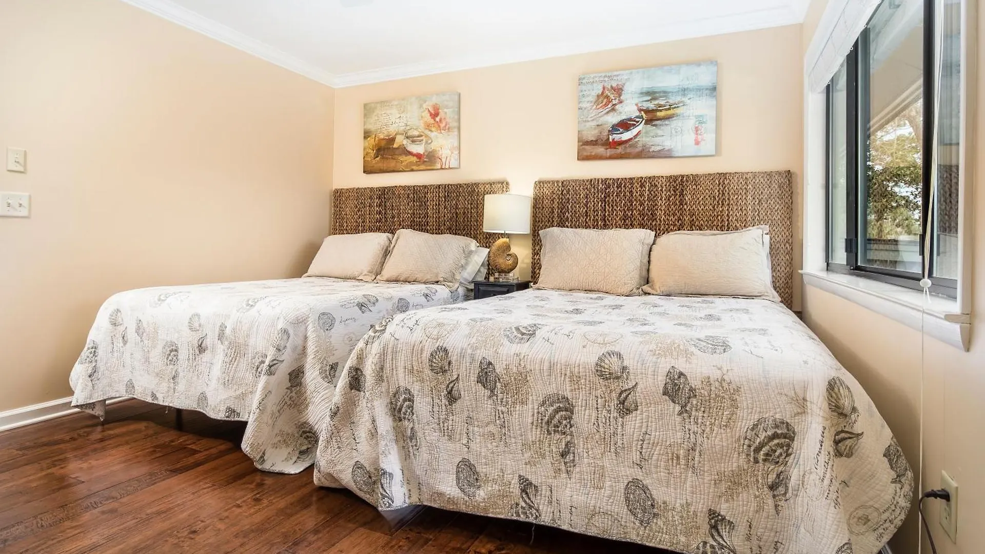 Golf Views, Walk In Shower, Private Deck